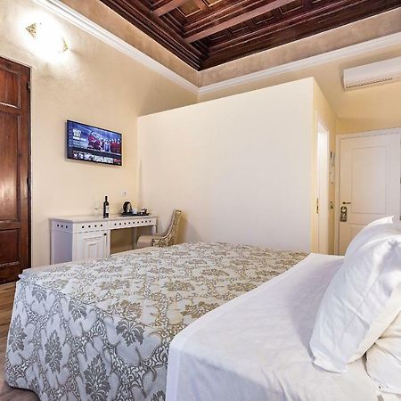 Residenza Alessandra ฟลอเรนซ์ ภายนอก รูปภาพ