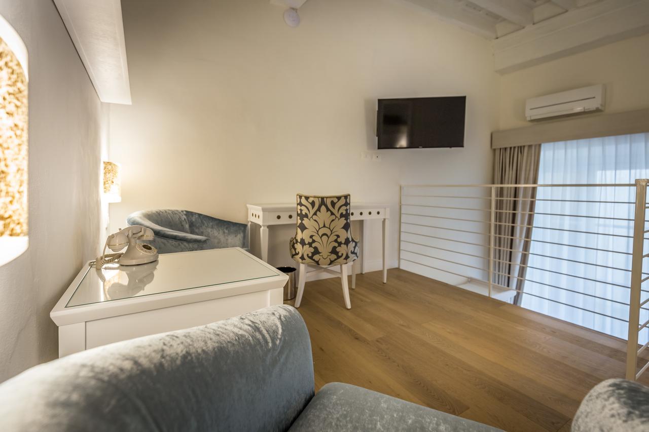 Residenza Alessandra ฟลอเรนซ์ ภายนอก รูปภาพ