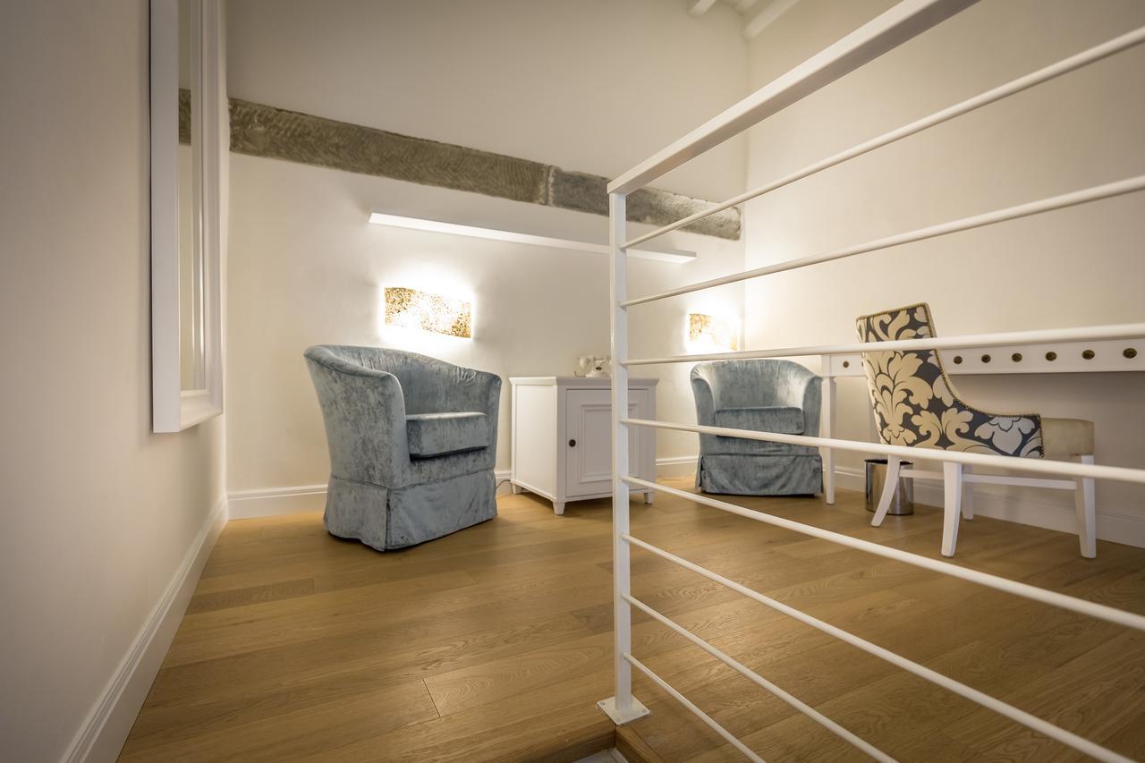 Residenza Alessandra ฟลอเรนซ์ ภายนอก รูปภาพ
