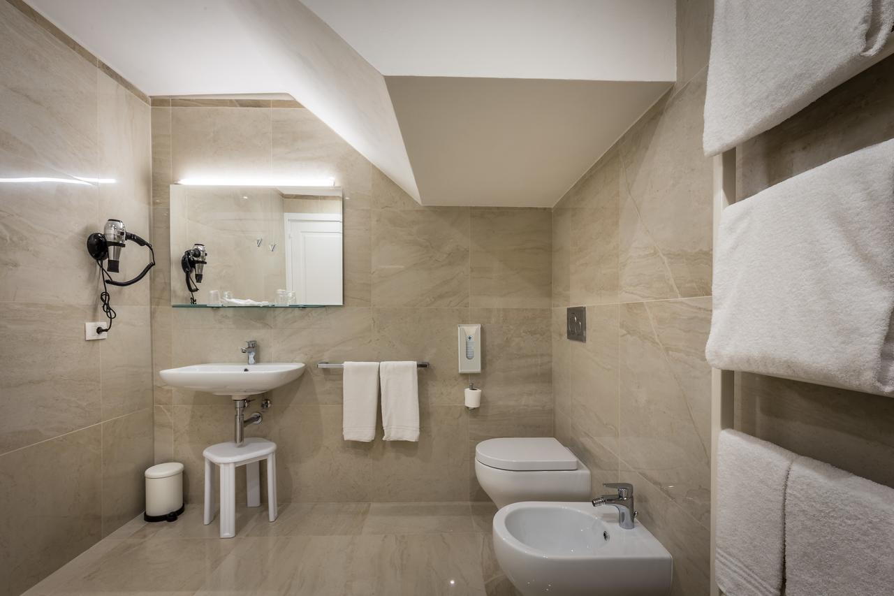 Residenza Alessandra ฟลอเรนซ์ ภายนอก รูปภาพ
