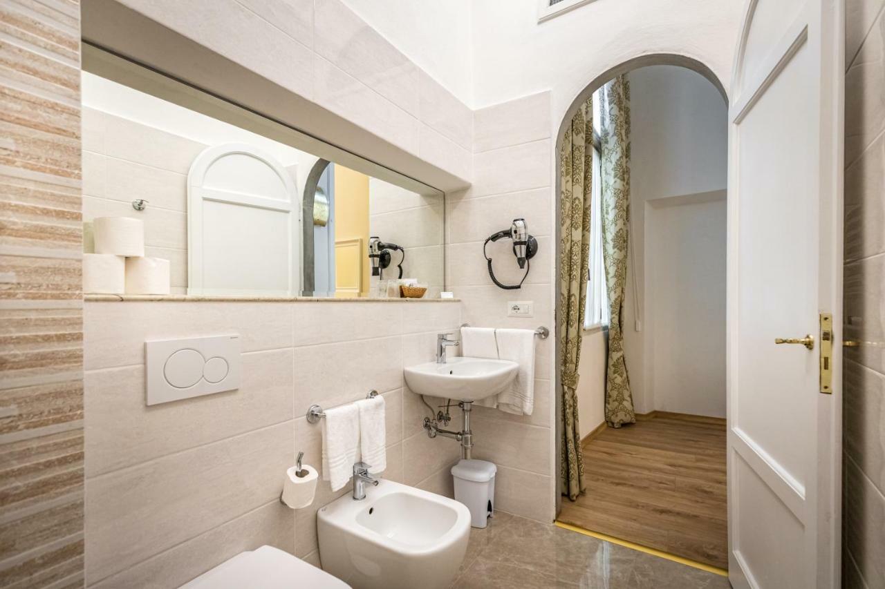 Residenza Alessandra ฟลอเรนซ์ ภายนอก รูปภาพ