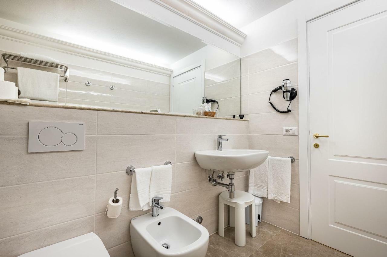 Residenza Alessandra ฟลอเรนซ์ ภายนอก รูปภาพ