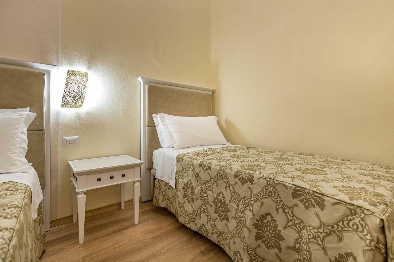 Residenza Alessandra ฟลอเรนซ์ ภายนอก รูปภาพ