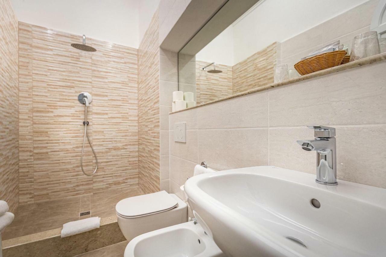 Residenza Alessandra ฟลอเรนซ์ ภายนอก รูปภาพ